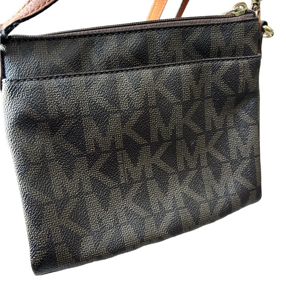 MICHAEL KORS Small Crossbody with Wallet section and card section - Picture 6 of 17